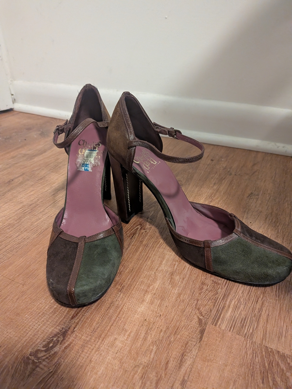 Charles David Collection Green Brown Suede Leather Mary Jane Heels 7B - Picture 2 of 8